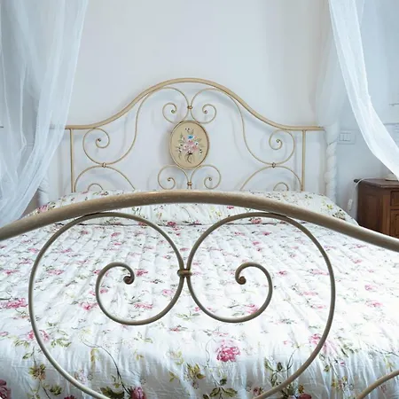 Le Camerine Di Silvia 2 Guest house